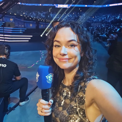 Wore a @marksandspencer dress to host the #FNCS Fortnite Global Championship Final but it did not have pockets so I have very few photos... next event I'll just stalk @viviiddo so I make sure I can include him!!! Also Kelly Link doesn't have IG.

ANYWAY, here's some bts snaps from rehearsals and showday, including a very glam stand-in for the @thomaslyte trophy (which I accidentally called the ThomaslyteHD trophy in rehearsals), a #M8Win flag from the Gentle Mates I met when I escaped outside for a bit and photos of some of the most talented people I know doing their thing.

Pour les fans, toujours. Je vous aime. Je vous n'oublié pas.