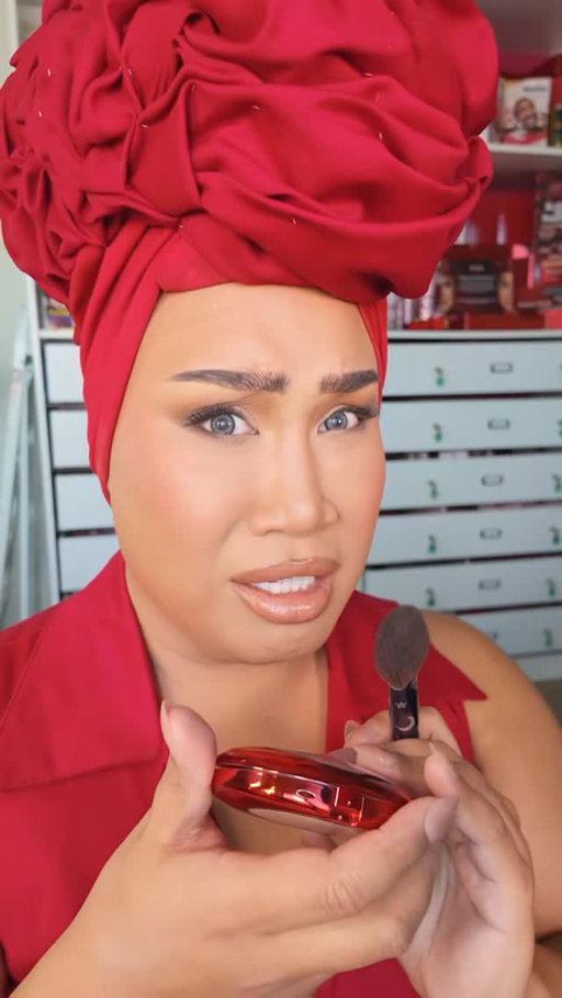 Omg you had me on my toes girllll 😭 @mikaylajmakeup love you so much!! Thank you for sharing @onesize’s NEW Bouclé Silk Airbrushed Finishing Powder ❤️ #onesizebeauty #bouclésilkpowder #finishingpowder #reaction #makeupreview