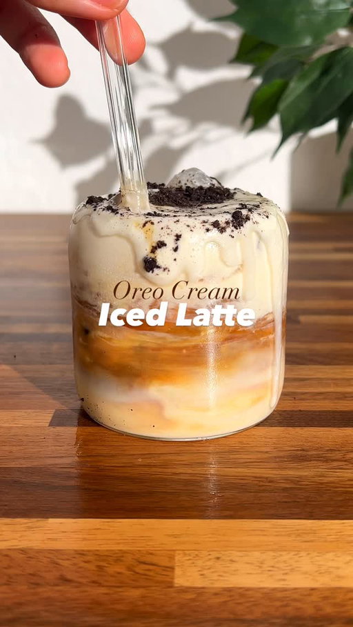Oreo Iced Latte 🤎☕️ Recipe 👇🏽

Recipe:
- prepare your oreo cold foam:
* 4 x Oreo cream 
* 90 ml / 3 oz of heavy or oat cream
* 60 ml/ 2 oz of milk of choice 
- add ice to your glass 
- pour in 120 ml/ 4 oz of your milk of choice 
- add the Oreo cream
- add a double shot of espresso
- top it with cookie crumble 

That’s it. Enjoy! 😁

#icedlatte #icedcoffee #espresso #oreocoffee
