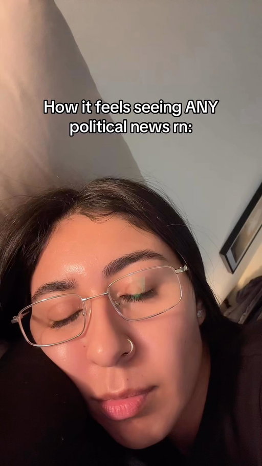 Like anybody out there gonna help us?? Anybody?? BATMAN??????😭😩😩 
#comedyreels #politics #relatable