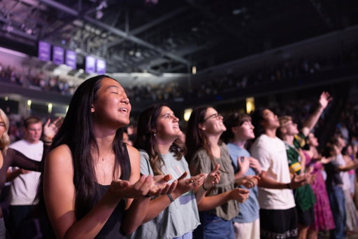 Worshipping together at the first Chapel of the year >>> 💜🙏 #gcu #lopesup
