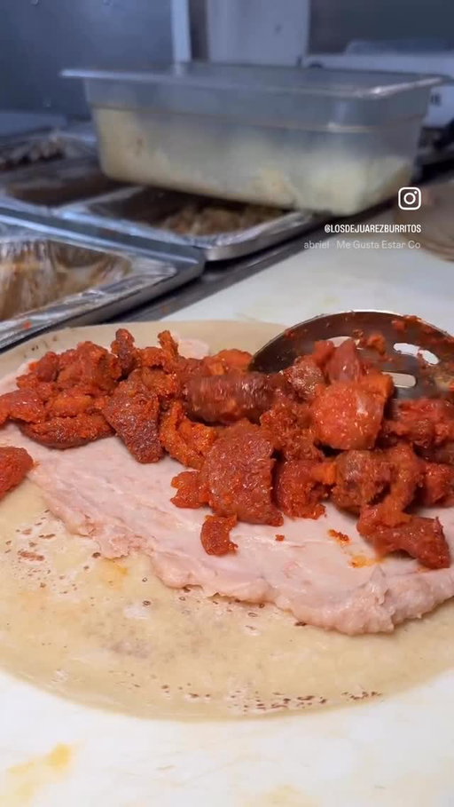 Anaheim’s got the real Juárez-style burritos 🌯🔥
Freshly made, packed with bold flavor, and rolled up with love. @losdejuarezburritos 
One bite and you’ll know…it’s the real deal.
#burritos #burritolife #ocfood #lafoodie #burritotime #burros #mexicanfoodlover #mexicanfoodie #lunch #dinner #birria