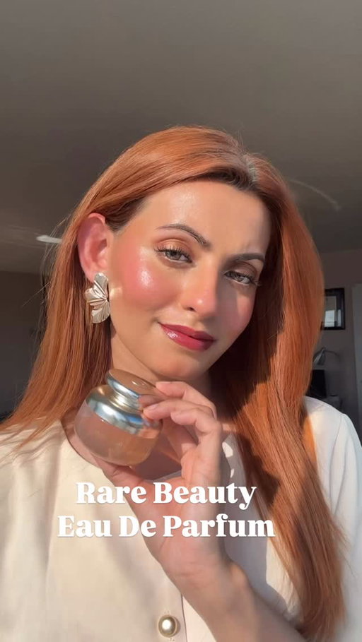 Brb I’m gonna smell like @selenagomez in the fall. The way this @rarebeauty Eau De Parfum with Vanilla and Caramel smells had me shook! 

🤎Fragrance Family: warm/spicy 
🤎 Key Notes: Caramel, Vanilla, Sandalwood 
🤎Scent type: Warm and Sweet Gourmands 

This fragrance is perfect for fall season as it has caramel and pistachio notes. It is subtle and lasts long up to 12 hours.

Thank you @rarebeauty @selenagomez for gifting 🤎

#fyp #contentcreator #explore #torontoblogger #beautyinfluencer #cleangirlaesthetic #torontoinfluencer #fashionblogger #videooftheday #reels #selenagomez #rarebeautybyselenagomez #rarebeauty #fragrance #fragrancecollection #caramel #pistachos #perfume #itgirlaesthetic #itgirl #cleangirlmakeup #sephora #sephoracanada #torontobeautyblogger #ugccreator #reviewblogger