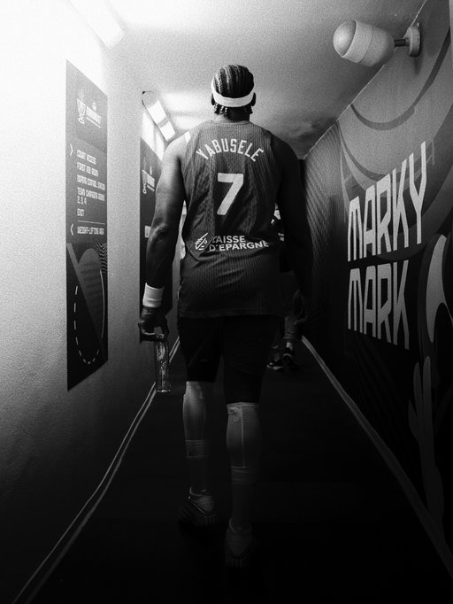 La déception est immense, et je sais qu’elle est partagée par tous ceux qui aiment cette équipe de France. Sortir à ce stade de la compétition, ce n’est pas à la hauteur de ce que nous représentons, ni de ce que vous méritez et en tant que capitaine, je prends mes responsabilités.

Merci pour votre soutien sans faille depuis le début de la préparation, vos messages sur les réseaux sociaux et votre énergie. Même dans les moments difficiles, on a toujours senti votre force et ça compte énormément. 

Merci à mes gars qui ont répondu présents cet été. Un groupe spécial qui m'a marqué et avec lequel je garderai de précieux souvenirs. 

On va continuer d'y croire, de travailler et d'avancer.

🧸🖤🇫🇷