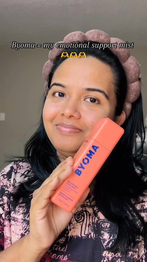 Meet my all-day skin BFF 💧✨ 

The @byoma Balancing Face Mist is packed with Tri-Ceramide Complex to strengthen and protect the skin barrier, Allantoin to soothe and calm irritation, and Probiotics to support healthy, balanced skin. Lightweight, refreshing, and perfect for a mid-day hydration boost 

Because happy, balanced skin = happy me 🌿💖 

#byoma #byomaskincare #byomabalancingfacemist #facemist #skinbarrierrepair