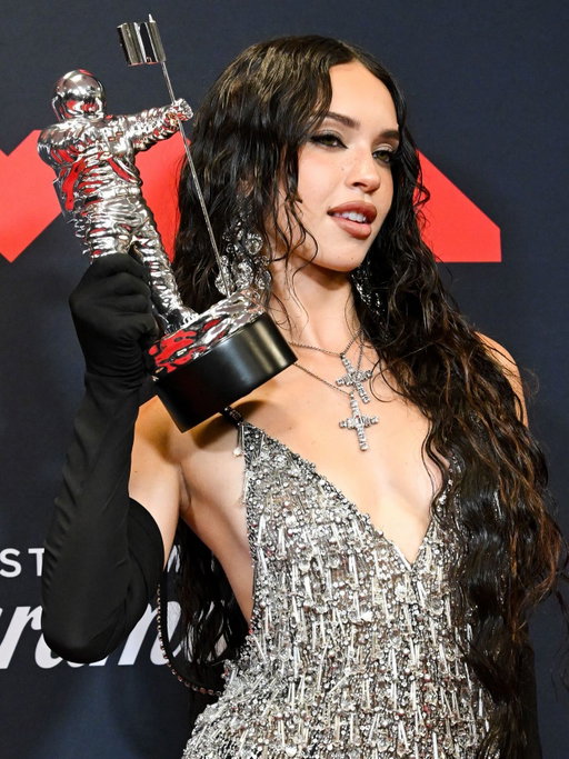 INSANE.... thank you so so much!! @vmas <3 👩‍🚀
