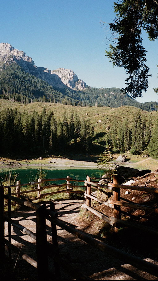 Morning coffee at Lago di Carezza - one I’ll never forget! 🙏🏼

#lagodicarezza #lakecarezza #thedolomites #dolomites #dolomitesitaly #southtyrol