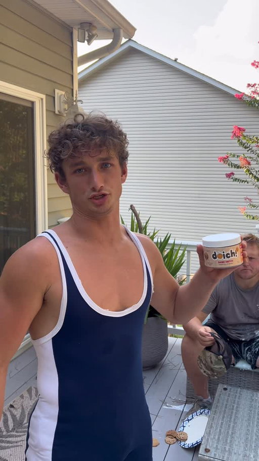 Doich.🍪 healthy delicious cookie dough. #comedyskit #funny #sports #stunt