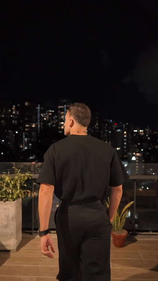 The Year of The Snake 🐍 | @amiri 
•
@yersyngodoy 🎥 
•
#Amiri #VanCleef #Medellin #MensFashion