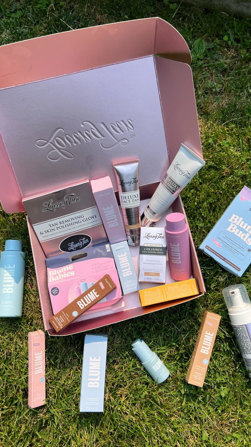 ✨ GIVEAWAY TIME! ✨⁠
@lovingtanofficial and @blume are teaming up to bring you the ultimate glow - from radiant skin to the perfect bronze! 💖⁠
⁠
💌 The Prize:⁠
🌸 $250 PR Box from @blume⁠
☀️ $250 PR Box from @lovingtanofficial⁠
⁠
That’s $500 worth of self-care + glow essentials!⁠
⁠
How to Enter:⁠
🌟 Follow @lovingtanofficial + @blume⁠
🌟 Like & save this post⁠
🌟 Tag a bestie in the comments (each tag = 1 extra entry!)⁠
⁠
🩵 Bonus: Share this post to your stories for 5 extra entries⁠
⁠
📅 Ends: Sept 14 at 11:59PM PST⁠
🌎 Open to USA & Canada only⁠
✨ Winner will be randomly selected & contacted via DM by @lovingtanofficial. Prizes ship separately from each brand.⁠
This giveaway is not sponsored, endorsed, or associated with Instagram.