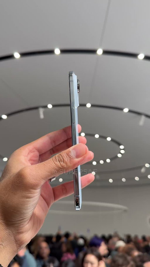 iPhone Air Hands-On!

.
.
.
.
.
.
.
.
.
.
. 
#iphone17 #iphone17pro #iphone17promax #iphoneair #apple #iphone #appleevent
Images/Videos Copyright © 2025 SuperSaf. Please DO NOT reupload.