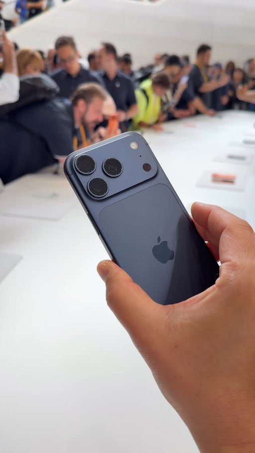 Apple iPhone 17 Pro Camera Zoom Test! Brand new 8X telephoto lens that has a 40X max zoom. Most zoom that a iPhone camera has ever had. What do you think of the quality? #tech #technology #apple #appleiphone #iphone17 #iphone17pro #iphone17promax #camera #appleevent #reels #reelsinstagram