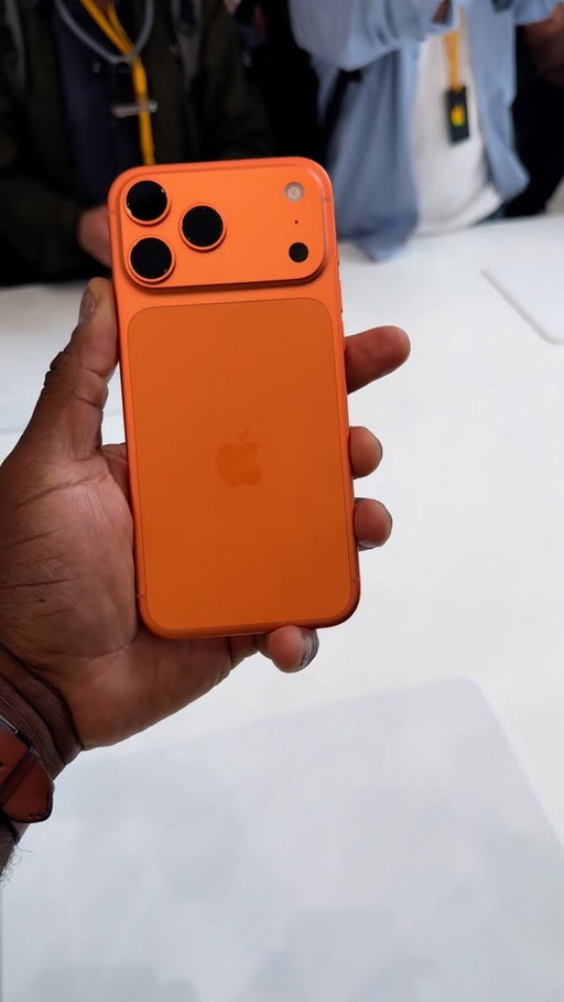 iPhone 17 Pro Max Cosmic Orange Hands-on

#apple #iphone17promax ##reels #iphone17pro #appleevent #apple