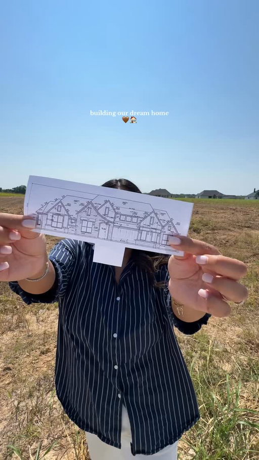 When I tell you I’m so ready and excited to start! I can already picture us living in our home! 🥹🤎🏡

#homeowner #buildingahouse #firsttimehomeowner #newbuild #husbandandwife #latinacontentcreator #dallasinfluencer