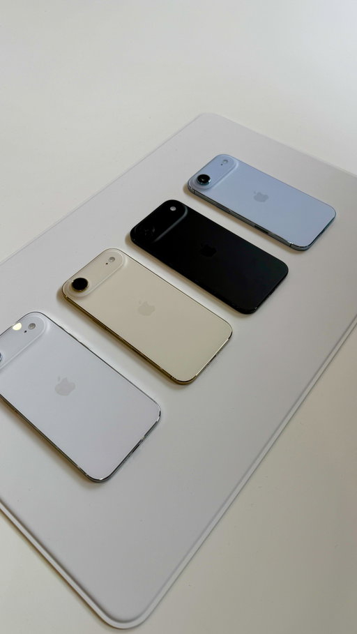 Which colour iPhone 17 Air would you pick? 
👉 Sky Blue | Light Gold | Cloud White | Space Black 👈

#iphone17air #iphone17 #apple @apple