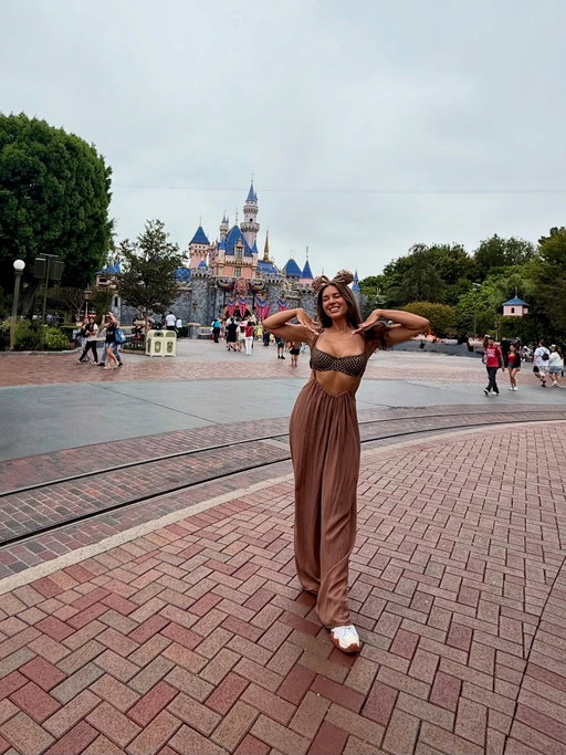 @disneyland 🤝 @camp_heron 

Two of the happiest places on earth 🙏🏼🥰✨