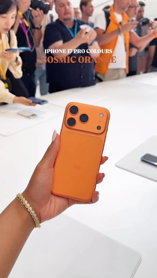 The iPhone 17 Pro & Pro Max Colours 🧡💙🤍 #iphone17pro #iphone17promax #iphone #apple