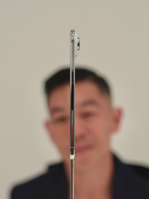 The THINNEST iPhone ever 🤏🏼 Would you use the #iPhoneAir? 💨