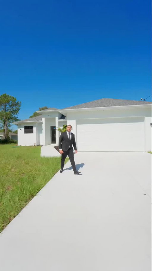 Casa de Lujo en Lehigh Acres 

- Área total de construcción: 2,203 pies cuadrados
- living área : 1,598 pies cuadrados
- Terreno: 0.23 acres
- 3 amplias habitaciones
- 2 baños modernos
- Sala de estar espaciosa
- Cocina de lujo con acabados de alta calidad
📲 Marzucco Real state

*Ubicación privilegiada en Lehigh Acres*

No pierdas la oportunidad de vivir en esta hermosa casa. ¡Contactanos para más información y para programar una visita!

Precio: 422 mil Usd
@marzucco_broker