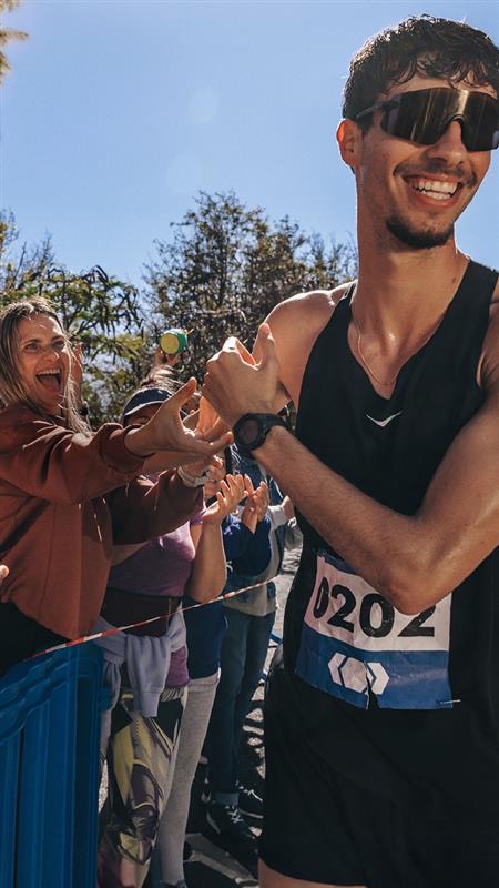 Sometimes, the starting line begins in your hotel room with your go-to pre-race meal at 5am. Together We Fly Higher.

#FLYHUMANFLY #HOKA