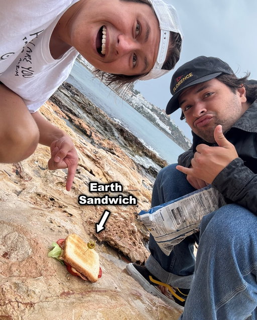 🍞NEW🌎VIDEO🍞
While in Spain earlier this year @lemonandtaiaroa and I with the help of @maycie_mcgow made the most ambitious sandwich ever made.

a B.L.E.T (Bacon, Lettuce, Earth, Tomato) 

You can check the full documentary we made on YouTube right now. LINK IN BIO 

Also honourable mentions:

EARTH IN A CONE 

EARTH QUESADILLA 

#earth #sandwich #earthsandwich