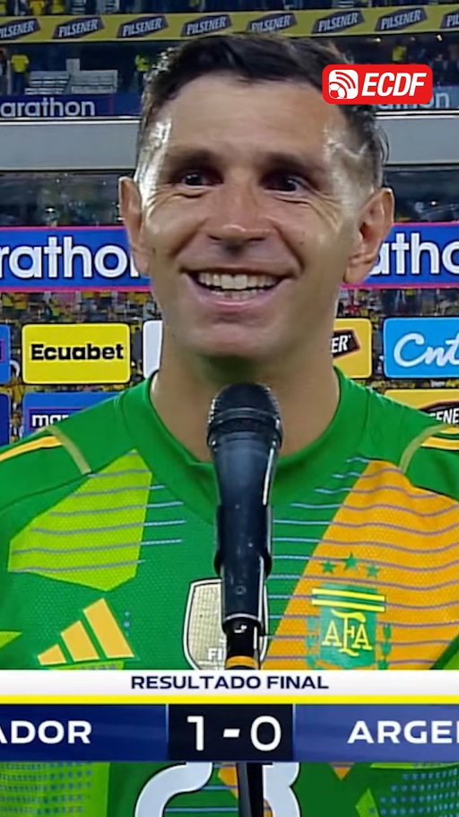🧤🇦🇷 ¡EL MEJOR ARQUERO DEL MUNDO RECONOCE LA VICTORIA TRICOLOR! 🤝🇪🇨

📌 Emiliano Martínez, arquero de #Argentina, habló tras la derrota albiceleste ante #LaTri

🎙️ @majogavilanesa