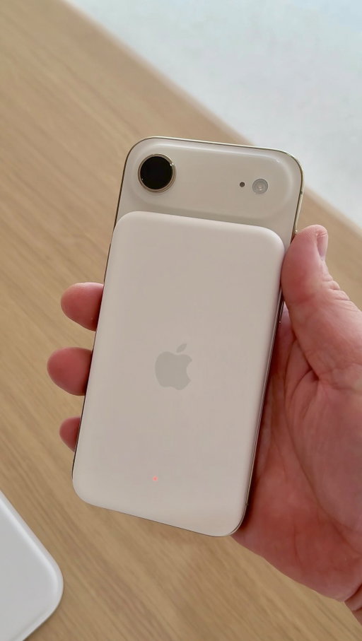 Apple iPhone Air Mag Safe Battery Case Hands On! Is this accessory a must have for new incredibly thin smartphone? This will give total battery life of 40 hours to match the iPhone 17 Pro Max battery. Worth it? #tech #technology #apple #appleiphone #iphoneair #accessories #accessory #battery #magsafe #reels #reelsinstagram