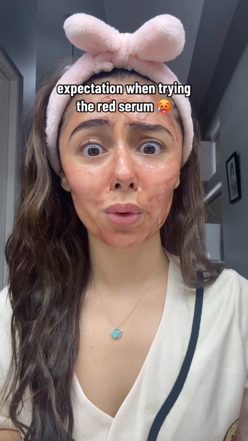 Out with the old, in with the ✨glow✨
Try the G2G peeling solution now, it’s not as scary as it looks😉