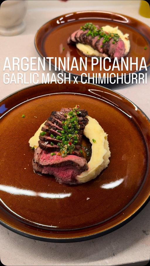 Argentinian picanha 🇦🇷 Garlic Mash & Chimichurri. Kommentera för hela receptet 🙏🏽😍

Video i samarbete med @winetales.se fantastiska viner direkt hem till dörren🔥
Moflavor15 ger 15%

#reels #foodreels #food #explore #steak #foodlover #picanha #mashedpotatoes #garlicmashedpotatoes #argentina #barbeque #bbq #cookwithme