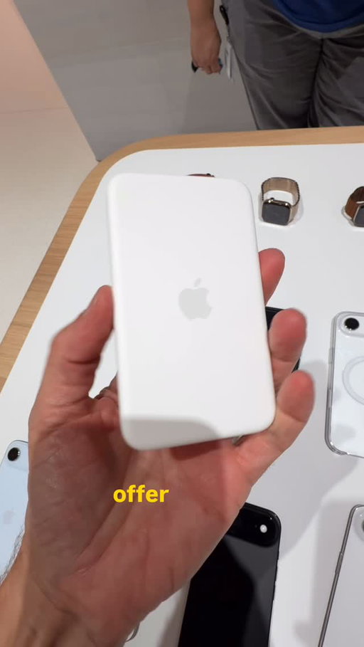 iPhone Air accessories!

You don’t necessarily need a case on this phone as Apple says it’s the most durable it’s ever made… but personally I like the extra grip. 

Haven’t tested battery life yet but the fact that they have a special external battery pack for this concerns me. But we will see! Hopefully I’m proven wrong.