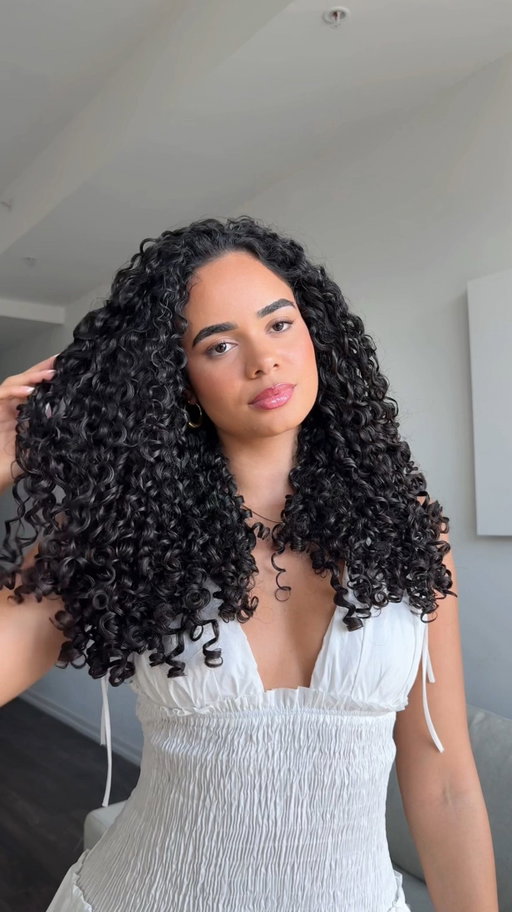 How to hydrate frizzy curls 💦

Using @kerasilkna hydrating essence to make my curls juicy again

 #curlyhair #naturalhair #curlyhairroutine #KERASILKHair ad
