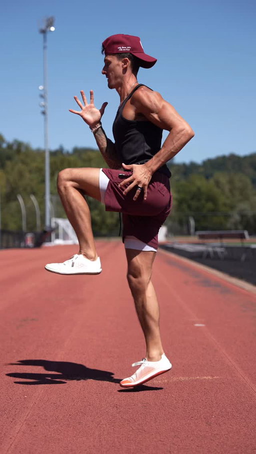 Speed Prep | 5 Drills to Unlock Your Speed

🏃🏽‍♂️ Before I sprint, I focus on the details most people skip.

⚙️ Mechanics
⚡ Nervous system activation
🦶🏽 Foot + ankle prep

💯 This is what makes the difference between just running fast… and actually building speed.

📲 Full sprint prep + training systems dropping soon in my app.

#speedandagility #sprinter #sprinttraining #plyometrics #athlete