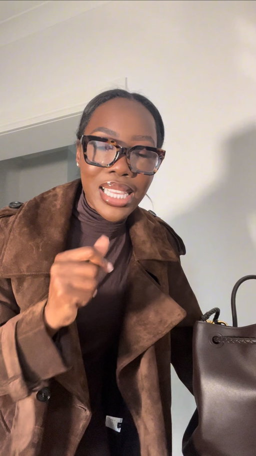 The snack queen is BACK. I can’t even call this a full @marksandspencersfood shop because I got a bag full of the most iconic snacks of the season 🤣 AD