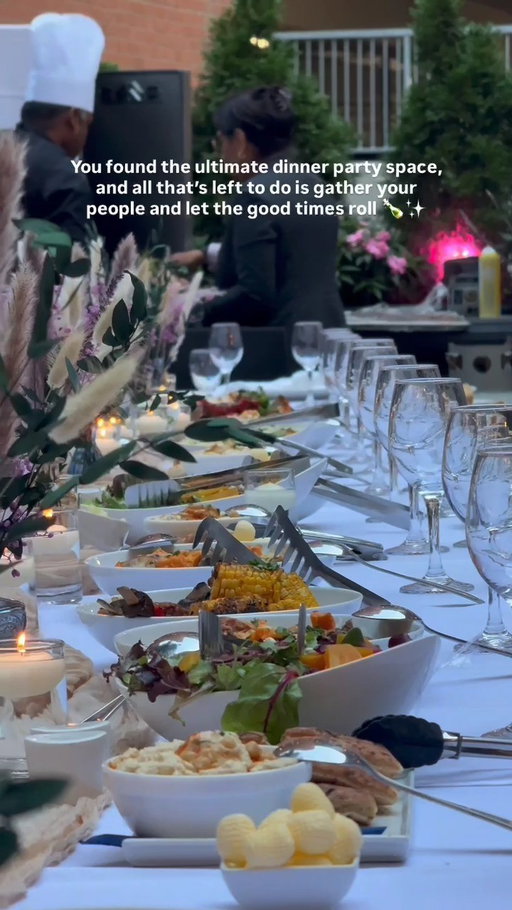 Good friends, great food, and the perfect space 🍷🥂 Novotel Toronto Centre is ready to host you and your friends for your next dinner party. Tap the link in bio to book!