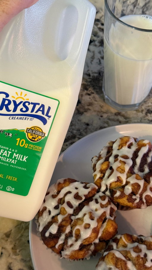 Mornings in Sacramento feel a little sweeter with @crystalcreamery . A cozy breakfast at home, a Capitol stroll, and fresh finds at the farmers market - that’s my kind of perfect start. 🌿🥛 #crystalcreamery