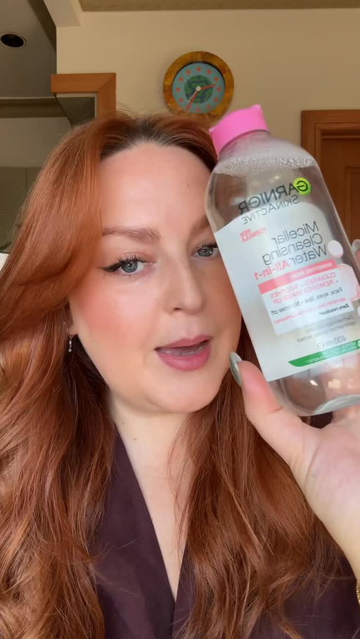 This is the most versatile product in my routine. Garnier Micellar Cleansing Water removes up to 100% visible makeup, but I also use it to touch up, clean my brushes, and even wipe makeup off surfaces. An all-in-one cleanser that makes everything easier. #garnieraunz #garnierskin #skincare #ad @garnieraunz