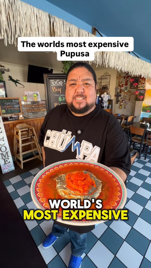 At @doncarlospupuseria WATCH TILL THE END with The worlds most expensive #gourmetpupusas #goldenpuousas @savnmifambiz 

🎥 @cinemundollc @el_terrible_eric