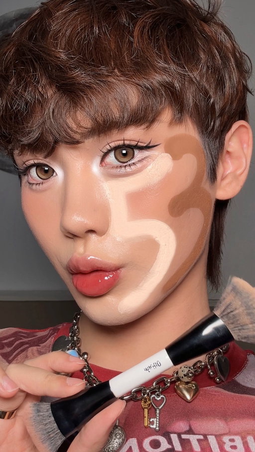 𝐓𝐡𝐞 𝟓𝟑 𝐂𝐨𝐧𝐭𝐨𝐮𝐫 & 𝐇𝐢𝐠𝐡𝐥𝐢𝐠𝐡𝐭 𝐓𝐞𝐜𝐡𝐧𝐢𝐪𝐮𝐞 🪄 
I absolutely love this little makeup hack!  i think you guys should try it too!  ໒꒰ྀི꒰ྀི∩˃ ᵕ ˂∩꒱ྀི꒱ྀི১ 🤎🤍 ib @lenkalul 
✶ 𝗽𝗿𝗼𝗱𝘂𝗰𝘁𝘀 𝘂𝘀𝗲𝗱 
@toofaced chocolate contour 
@anastasiabeverlyhills magic touch concealer 
@makeupbymario F4 brushes 
@morphebrushes mini puff 
#makeuphacks#contourandhighlight#makeup#contour#asmr