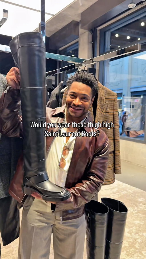Would you wear these thigh high Saint Laurent boots? Tried them on in store and I still can’t decide if they’re iconic or over the top. What do you think: flex or flop?

#luxury #luxuryshopping #luxuryfashion #mensfashion #saintlaurent @ysl @yslbeauty @anthonyvaccarello