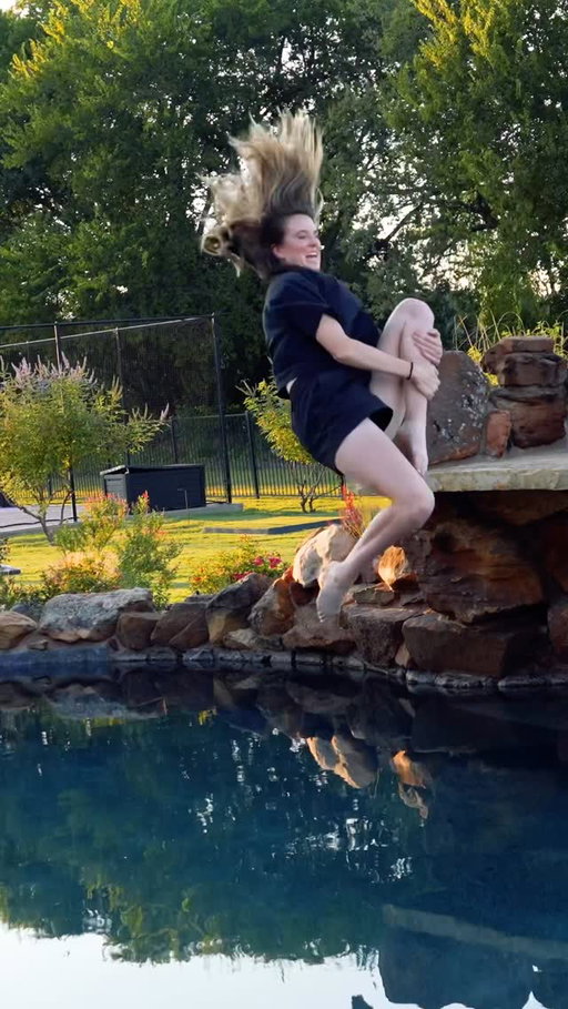 Coach @graceyochum may have had the most fun last night at the Jacksons - rate her form!

#GoPokes
