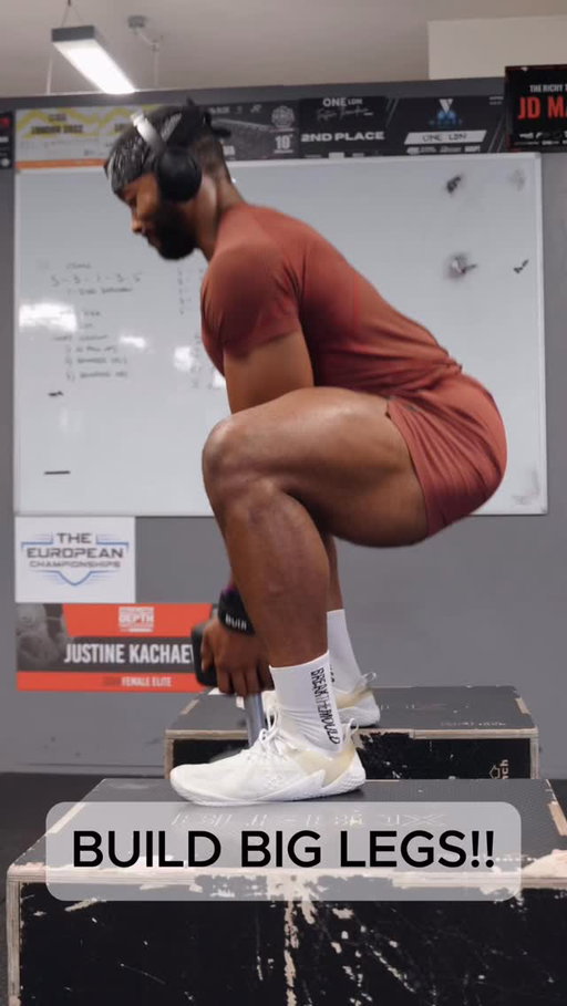 One of my go to Posterior chain drumstick Leg workouts 🔥. Hit Save and try it on your next session 🤙🏾

Always training in the @vivobarefoot Motus Strength for all my strength training workouts especially during leg day to help with foot strength and stability during my session! 🔥 

Save 💰 on vivos with Code ‘Obi20’