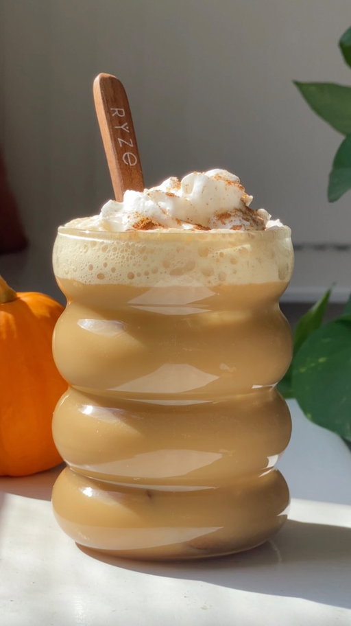 If you’re like us and you’re wondering: A. What happened to summer? And B. When did all these leaves get here?…

Remain calm and make a RYZE Pumpkin Spice Latte 😌🍂 Recipe below!

INGREDIENTS:

• 1 tbsp RYZE Mushroom Coffee
• 3 oz hot water
• 1/2 cup steamed or frothed warm milk
• 1 tbsp pumpkin syrup
• Whipped cream 
• Pumpkin pie spice

DIRECTIONS:

1) Mix RYZE with 3 oz hot water. 

2) In your favorite mug or heat-resistant cup, add your milk and pumpkin syrup, then top with RYZE. 

3) Garnish with whipped cream and pumpkin pie spice and enjoy! 🌟
