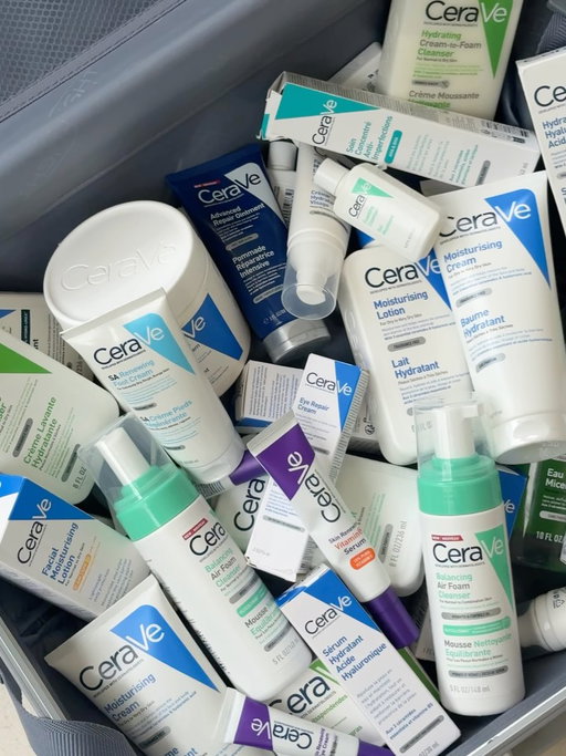 WHO NEEDS THIS SUITCASE? ✈️🤯

it’s your LAST CHANCE TO WIN THE ULTIMATE CERAVE SUITCASE* packed with all your skincare essentials! 

how to enter?👇

✨ follow @ceraveuki on TikTok & Instagram
✨like the competition post pinned on TikTok & Instagram
✨tag 2 besties who deserve healthy-looking skin & let us know your dream holiday destination in the comments below
✨BONUS entry! share this post to your stories & tag @ceraveuki 

good luck besties 💙

#cerave #competition 

*UK & ROI residents, 18+. Entries open 12:00 05/09/25 until 15:00 13/09/2025. To enter: 1. Follow @ceraveUKI on TikTok & Instagram. 2. Like this competition post on TikTok & Instagram. 3. Tag 2 besties who deserve healthy-looking skin in the comments and tell us what your dream holiday destination is. Bonus Entry: Share this post to your stories and tag @ceraveuki. Please make sure that you are following @CeraVeUKI on TikTok & Instagram. Prize: A suitcase containing the following full sized CeraVe products from cerave.co.uk: 3X Hydrating Hyaluronic Acid Serum (30ml), 3x Moisturising Cream Pot (340g), 3X Moisturising Cream Tube (177ml), 1X Moisturising Cream Refill (473ml), 3X Intensive Moisturising Lotion (236ml), 3X Moisturising Lotion (236ml), 1X Hydrating Cleanser Refill (473ml), 3X Hydrating Cleanser (236ml), 3X Advanced Repair Ointment (50ml), 3X AM Facial Moisturising Lotion SPF 50 (52ml), 3X Skin Renewing Eye Cream (15ml), 3X Skin Renewing Vitamin C Serum (30ml), 3X Hydrating Foaming Oil Cleanser (236ml), 3X Blemish Control Cleanser (236ml), 3X Resurfacing Retinol Serum (30ml), 3X Air Foam Cleanser (148ml), 3X SA Smoothing Cleanser (236ml), 3X SA Smoothing Cream Pot (340g). All products are subject to availability. Full T&Cs: https://www.cerave.co.uk/en-gb/terms-and-conditions. Promoter: CeraVe, a trading division of L’Oréal (U.K.) Limited, Gateway Central, White City Place, 187 Wood Lane, London, W12 7SA.