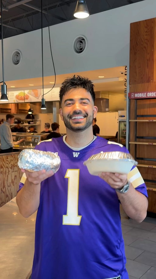 If you want free food, follow me @aminshaykho 🙌🏻 FREE Chipotle burritos on September 15 🌯 #chipotle #ncaafootball #collegefootball