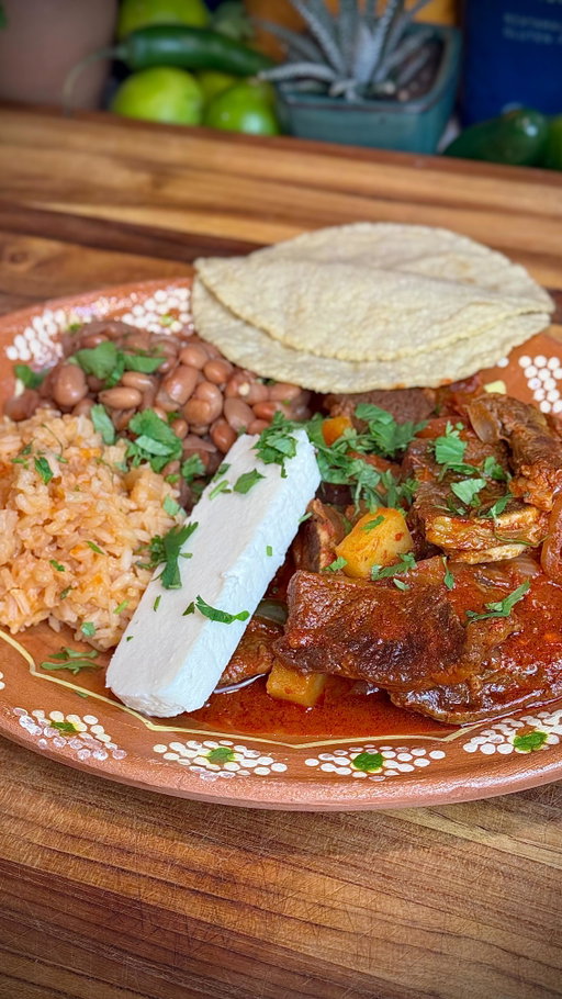 Costillas Rancheras 🥰

I have a cookbook out 🙏🏻 link in my bio

#costillas #frijoles #rice #mexicanfood #recipe #foodie #cooking