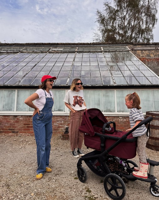 Week 7 of being outnumbered 👶🏼
1- All my fave girlies together 👯‍♀️❤️
2- Boujie pyjama evenings with my littlest after the big two are in bed ✨
3- Their bond is already soso beautiful to witness 😭😍
4- Getting outside to clear the fog 🫨 
5- Biscuit decorating with lil man Gene, he loved this and so did I 🫶🏼 
6- New season matching goodness for all three c/o @organiczoo 🍂😍 gifted*
7- Another top tier brunch in bed from the husband 🙌🏼 
8- love bombing at it’s finest 😂💘 
9- The amount of washing with three kiddos is OUTRAGEOUS, send tips please seasoned mamas of three/more 😅😅😅 
10- Besties @fellaby 🩷 
11- Marnie’s bedroom makeover is well underway, so excited for this ✨ 
12- Wore make up so had to document it apparently 🫠 
13- Friday night espresso martinis in the most stunning @oliverbonas x @shrimps glassware 😍 gifted*
14- Cuddles & a Disney movie with the girlypops while Gene naps 🫶🏼 
15- Still alfresco coffee-ing while we can ☕️