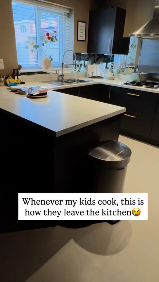 Whenever my kids cook, this is how they leave the kitchen😢

I repeat, set the tone and you will have peace of mind.

I remember when my boys were smaller, I used to tell them “if you must cook in my kitchen, you must leave it tidy”. Now I don’t have to repeat myself, they know what the standard is and it just gets done. 

Peace of mind want wound me, honestly🤣🤣