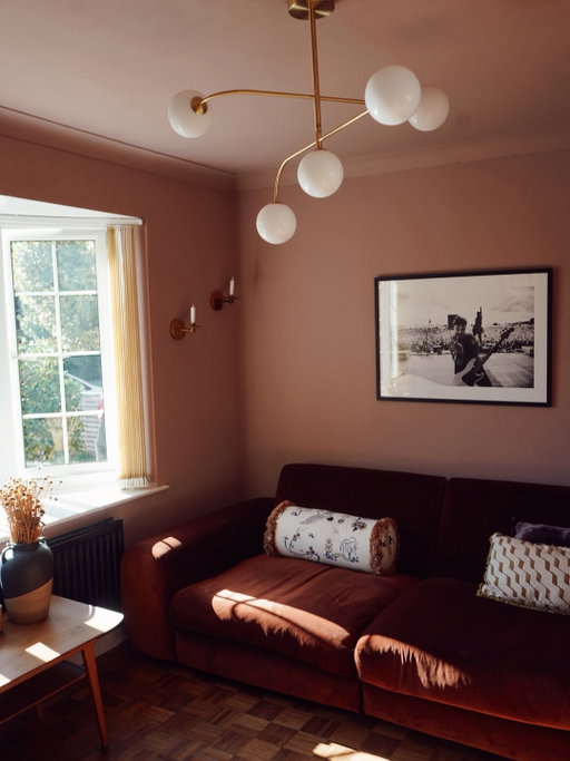 Adgifted: after 4 years of enjoying our black snug I felt it was time for a change of vibe, and I’m so glad we did. I’ve found myself using this space a lot more since, which shows how important the feel of a space is to ability to feel happy, peaceful or relaxed at home. Thanks to @lick for providing the beautiful Pink 08 shade in their new Supreme range which delivers that ultra Matt finish but with extra durability! The coverage is insanely good! What do you think? #decoratewithlick #lickhome #pinkroom #pinkwalls #beforeandafterhair