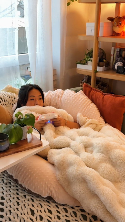And by “unfortunately” I mean “thankfully”… 

#cozyvibes #comfortcreator #cozyhome #cozyvibes #cozyhomebody #homebody #cozygaming #cozylifestyle