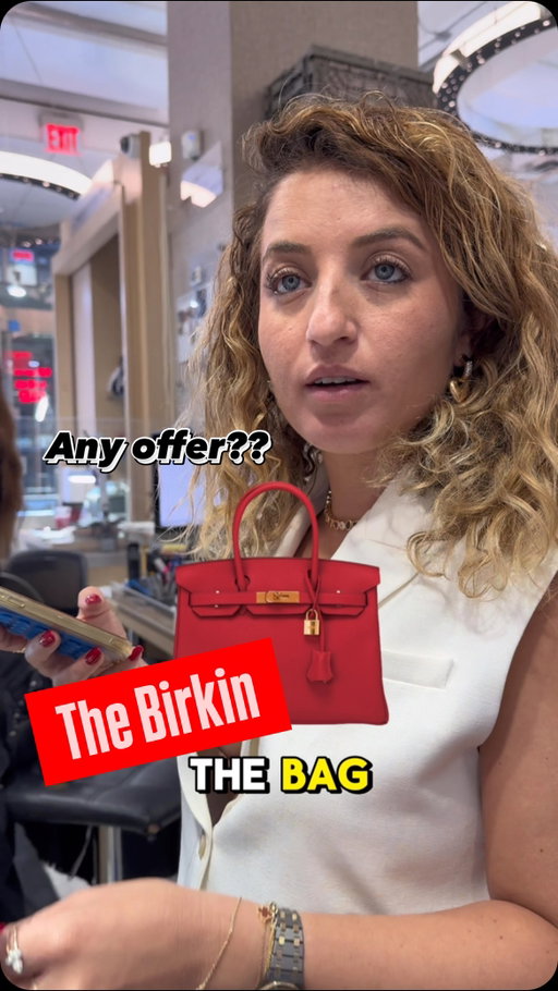 Watchbyjuls negotiating the bag from Sex and the City? Not the bag… the Birkin! Luxury is luxury, I’m all for it! 

Are you riding the trend or staying with the minis? 

#hermes #luxurybags #vintagebag #therealreal